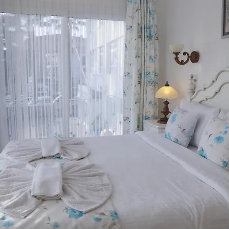 丹特拉布提克酒店 2* Çeşme