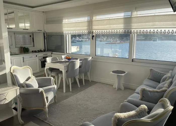 Dantela Butik Çeşme