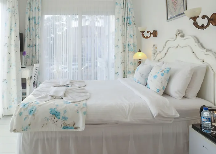 Dantela Butik 2* Çeşme