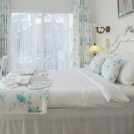 Dantela Butik 2* Cesme